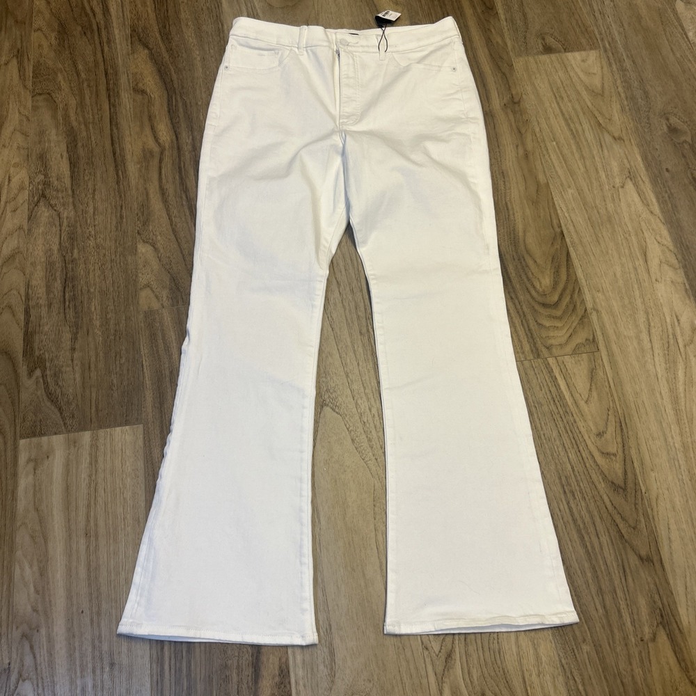 EXPRESS Jeans Women's Size 8R White  Boot Cut High Rise NWT! 34X 31" Store Stain